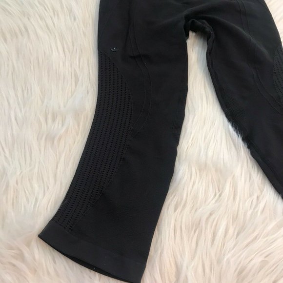 High Waisted Flow & Go Compression Leggings - Picture 12 of 13